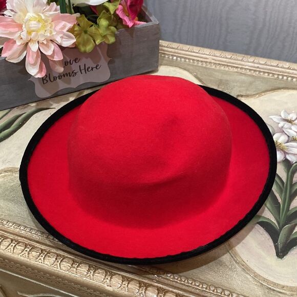 Vintage Street Smart by Betmar 100% Wool Red with Black Rim Christmas Valentines - Picture 10 of 14